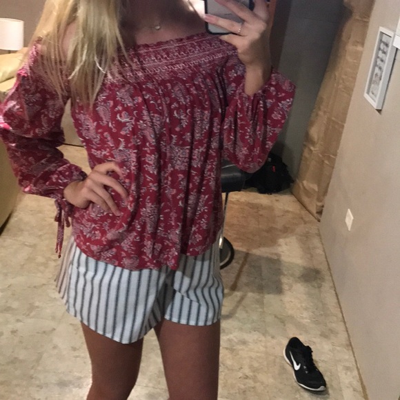 Abercrombie & Fitch Red Off-the-Shoulder Top - Picture 5 of 6